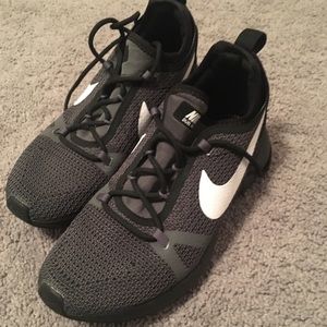 Size 7 Black Nike Shoes